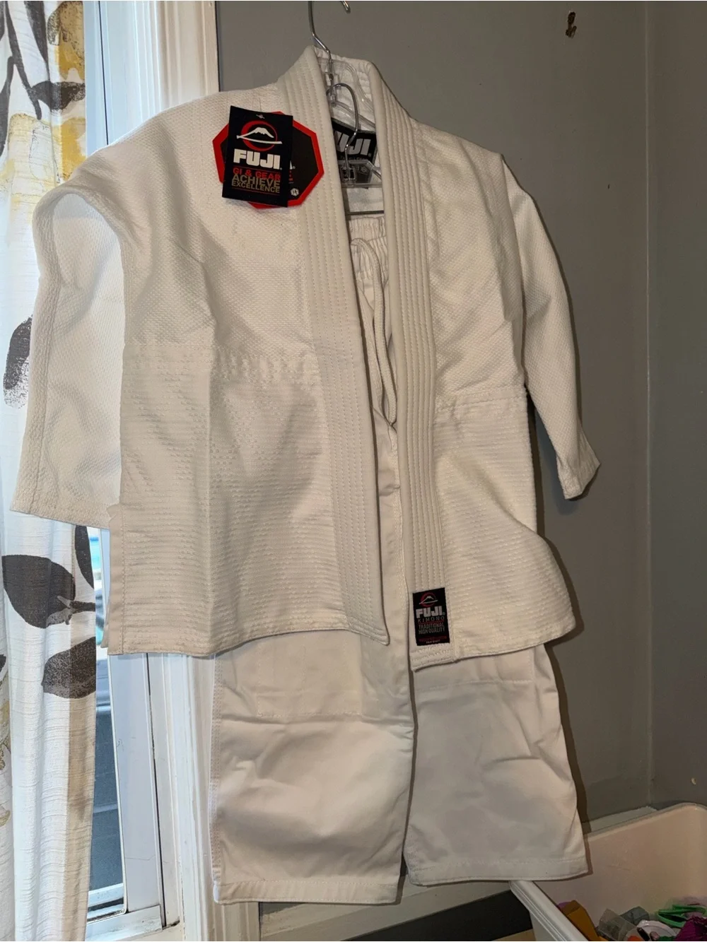 Kids White Judo Gi Matching Set  It can be used for 7 to 10 years. New